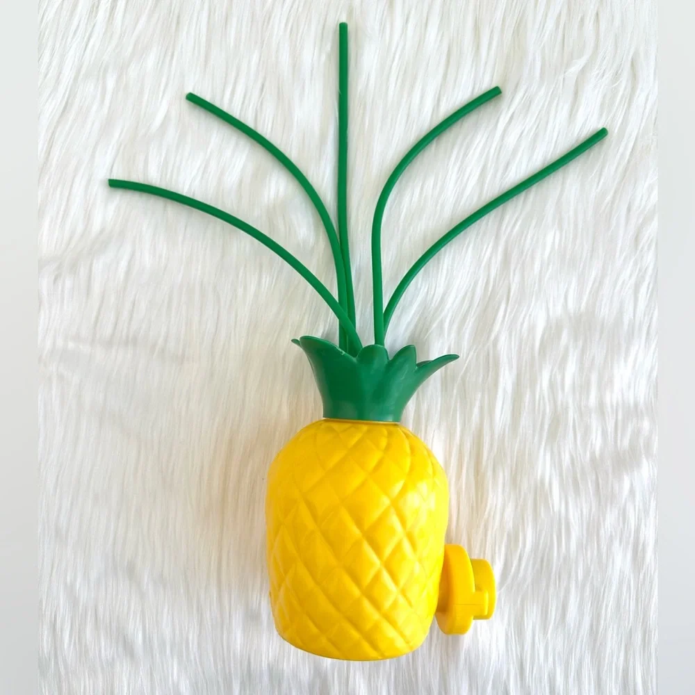 PINEAPPLE SPRINKLER